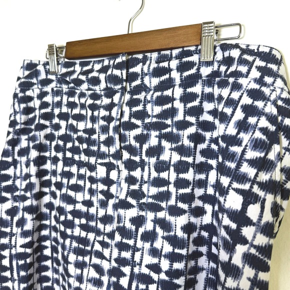 Izod Pants - IZOD Golf Women Navy Blue White Geometric Print Skort Size 14 Athletic Skirt